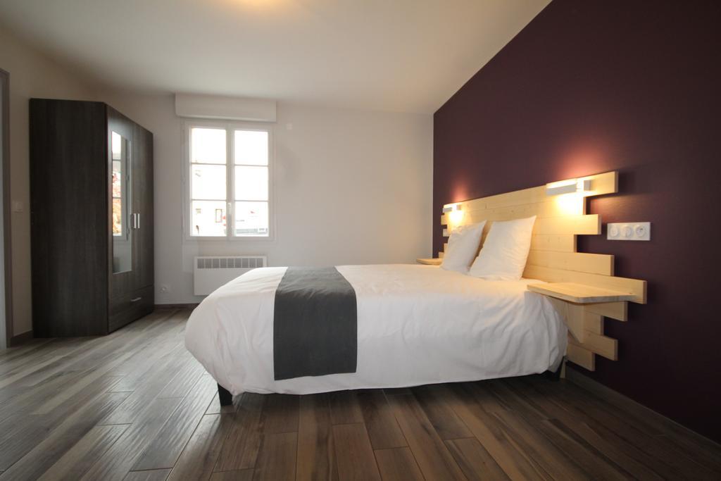 Logis Hotel Restaurant Auberge De La Cloche Le Theil-sur-Huisne Exterior foto