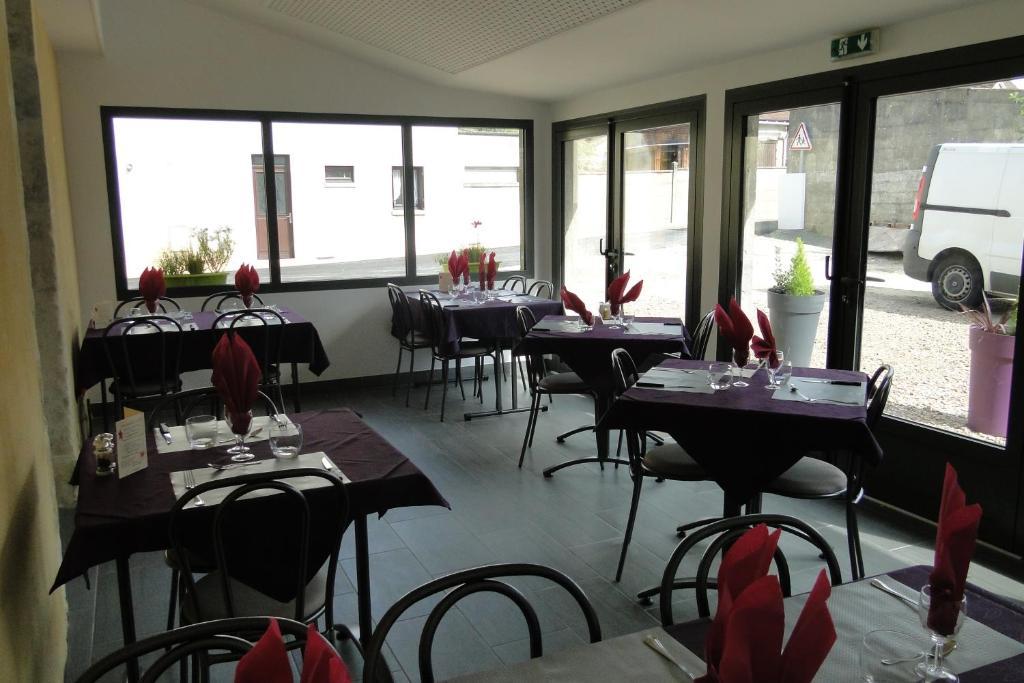 Logis Hotel Restaurant Auberge De La Cloche Le Theil-sur-Huisne Exterior foto